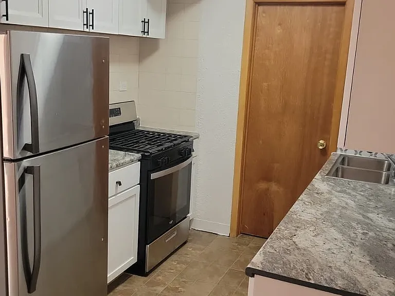 15907 Debra Dr — Photo 9