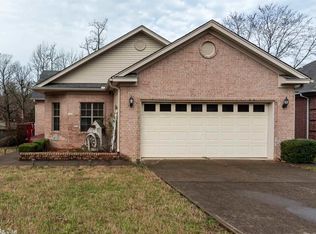72 Garden Oaks Dr, Maumelle, AR 72113