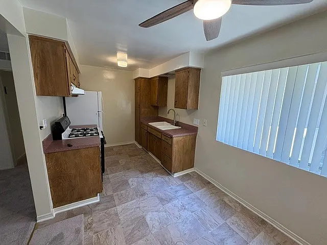 266 S Oak Knoll Ave #4 — Photo 4
