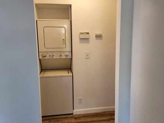 5th image of 4764 Greenholme Dr APT 1
