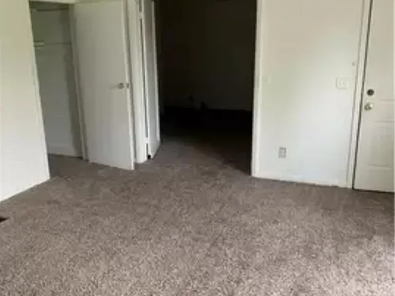 1283 Dietzen Ave — Photo 4