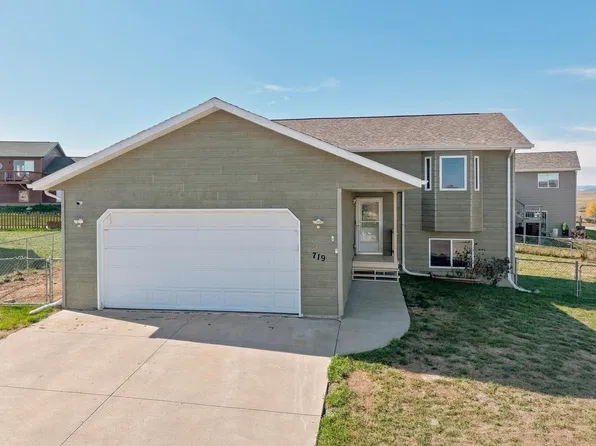 719 Bear Tooth Ct, Box Elder, SD 57719