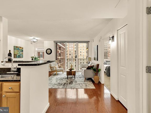 2nd image of 880 N Pollard St APT 801