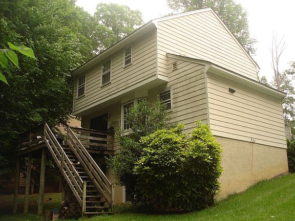 Rear view w/ Full Walk-out Basement
