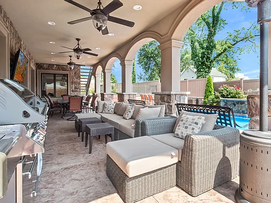 Sold by Casandra Properties Inc. | media 40