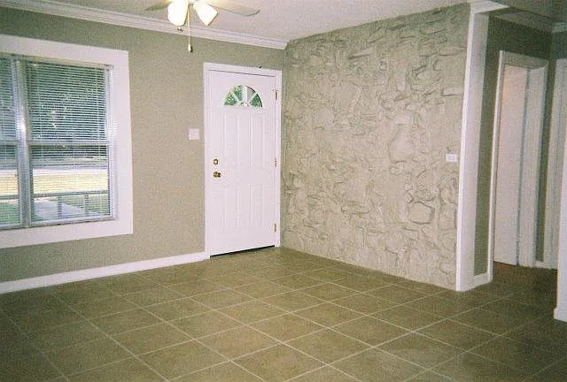 600 Eason Pl — Photo 8