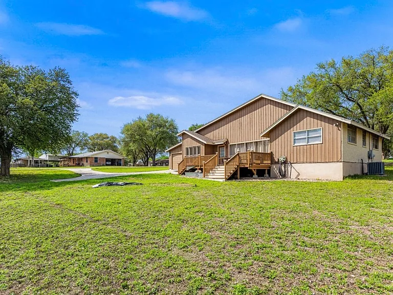3935 Monta Dr — Photo 5