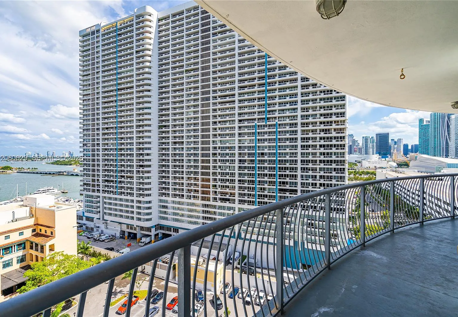 Opera Tower Condo — Photo 4