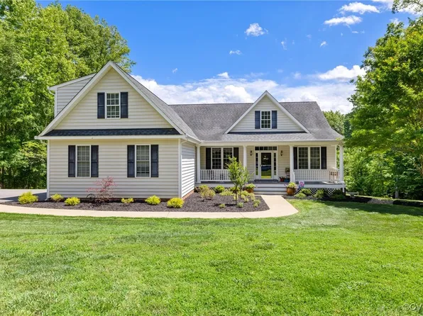 1629 Olmstead Dr, Powhatan, VA 23139