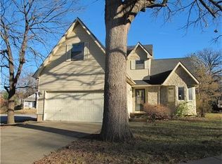 627 Silver Hill Dr, Bonner Springs, KS 66012