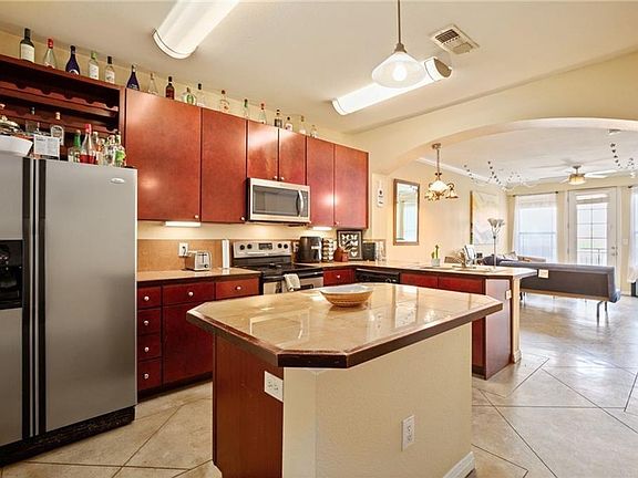 3rd image of 2505 San Gabriel St APT 402