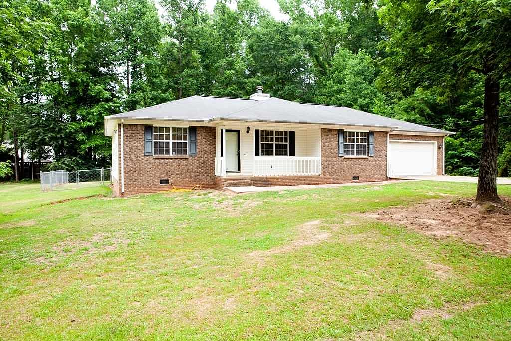 35 Woodland Dr, Weaver, AL 36277 Zillow