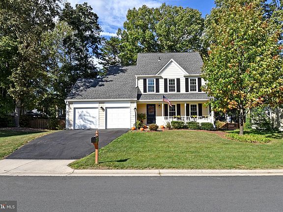 2nd image of 4258 Chambord Ln