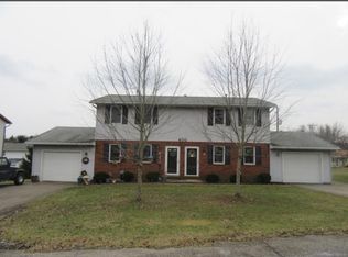 400 Johnathan Ln #B, Zanesville, OH 43701