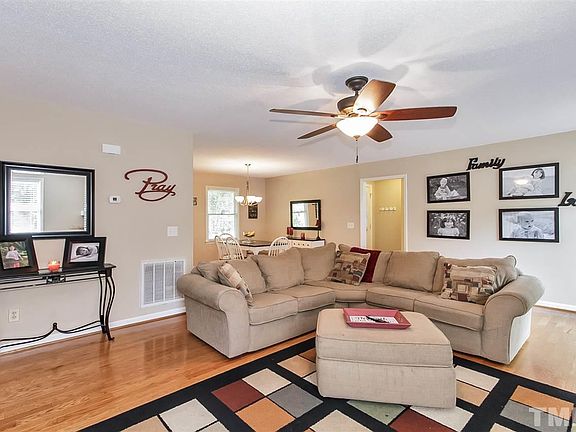 5th image of 3174 Oakridge Dr