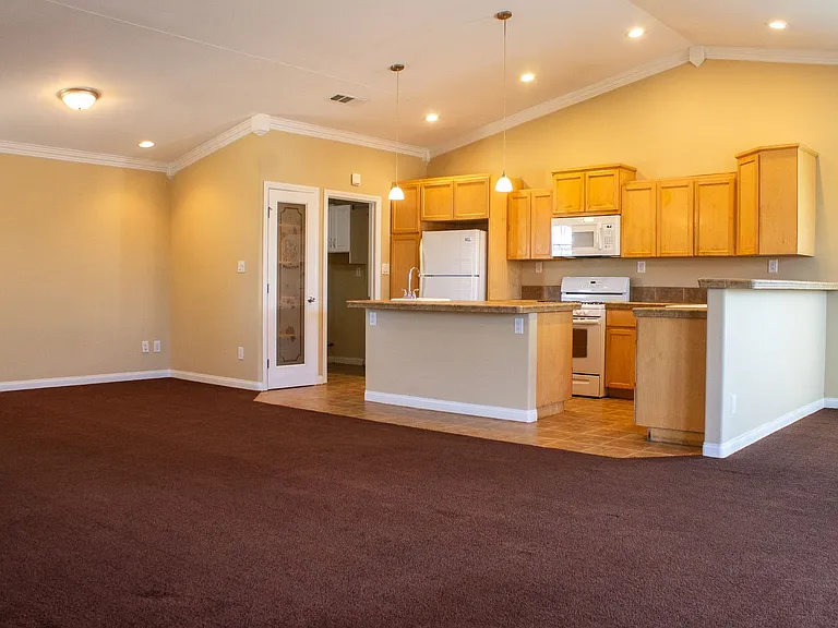 8161 Hemlock Ave — Photo 4
