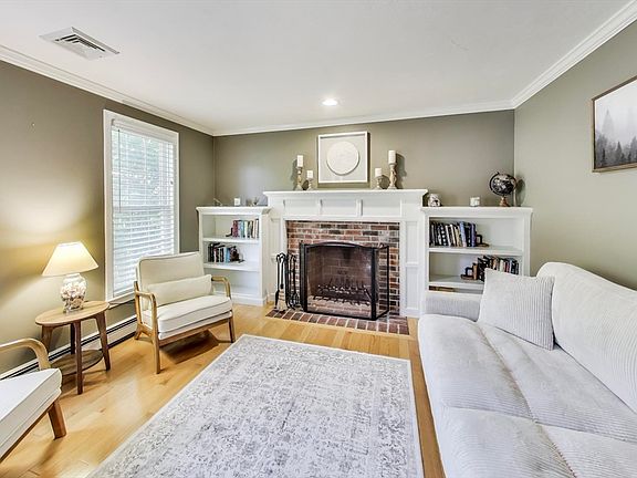 5th image of 91 Ocean Hill Dr