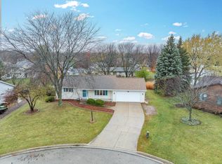 2471 Valley Haven Ln, Green Bay, WI 54311