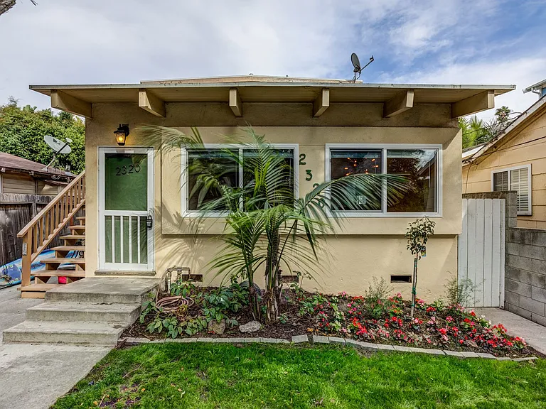 Ocean Avenue Duplex — Photo 6