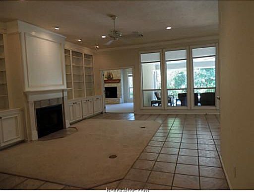 5th image of 9214 Lake Forest Ct N #N