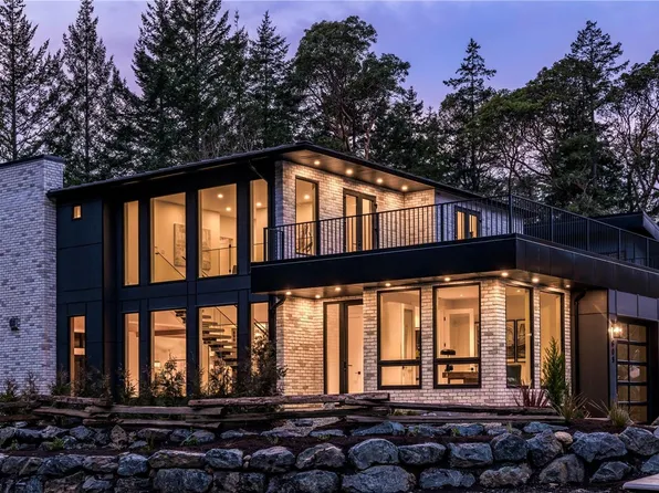 609 Medalist Ave, Colwood, BC V9C 0R7