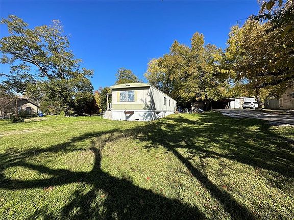 4th image of 919 Avenue J