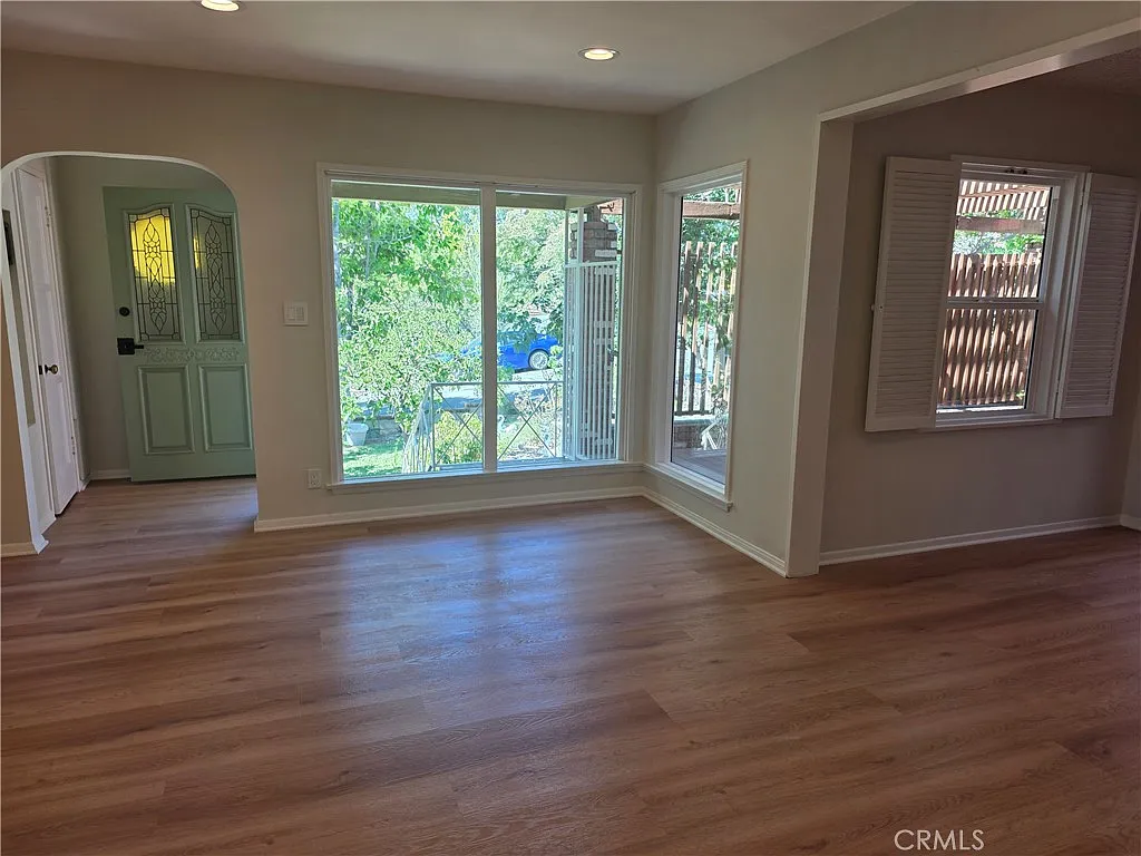 4 bed, 2526 sqft, $7,500 — Photo 3
