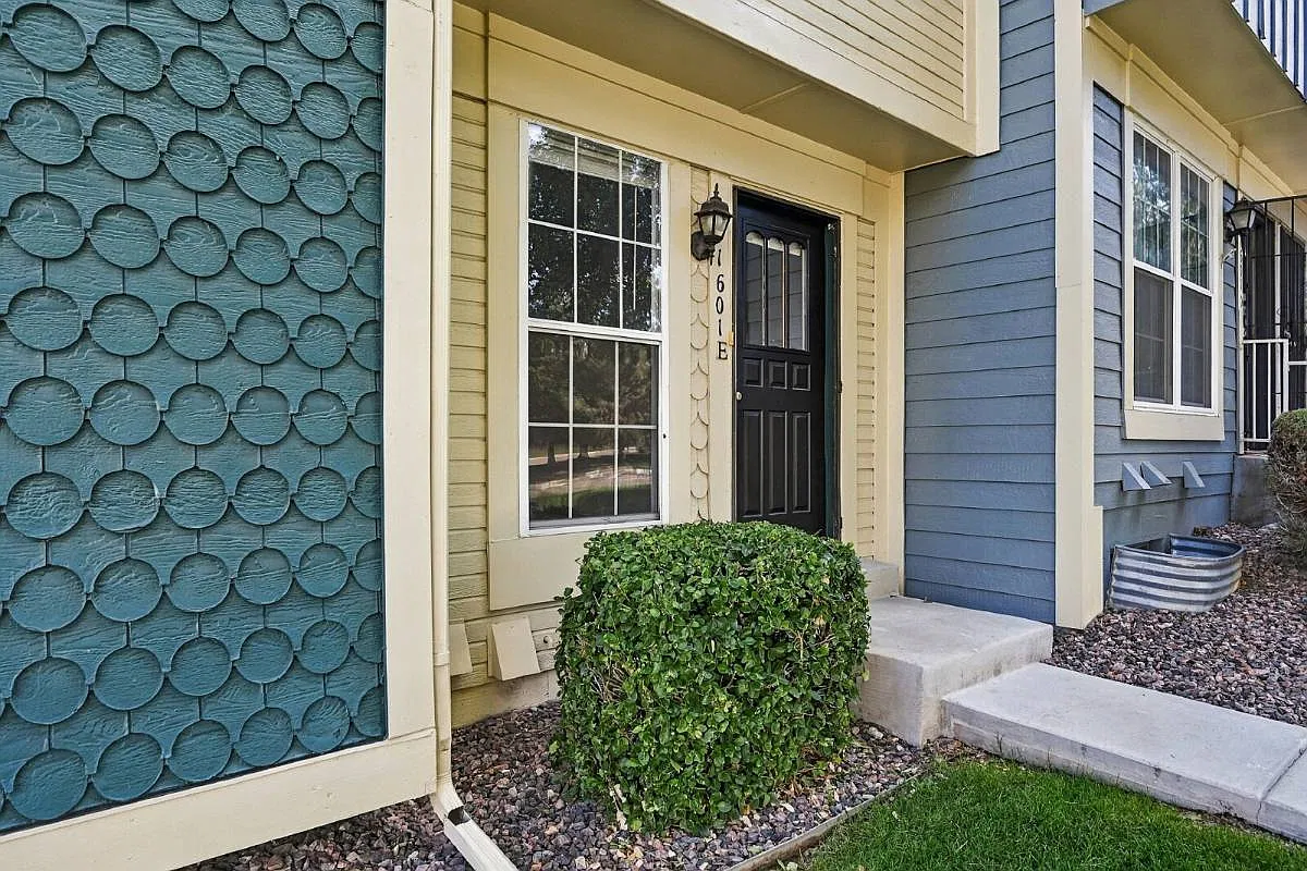 1601 S Idalia Circle E in Aurora, CO 80017 — Photo 2