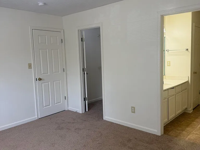541 Lidian Ct — Photo 9