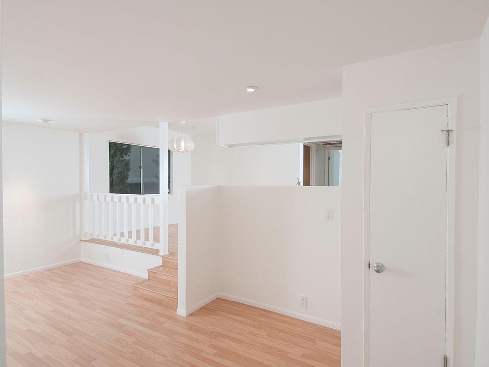 1st image of 4111 Tujunga Ave #19