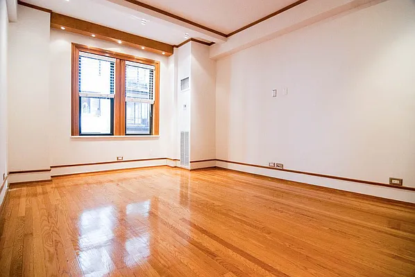 Rented by WAM Partners - William Moses Co. | media 76