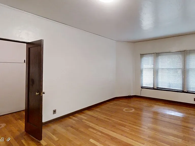 1717 Oxford St — Photo 12