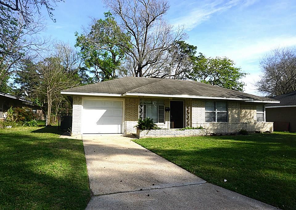 1st image of 10310 Royal Oaks Dr