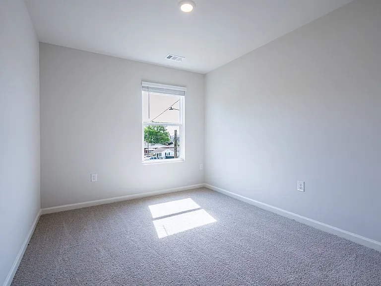 1005 N 2nd Ave NW #1 — Photo 23