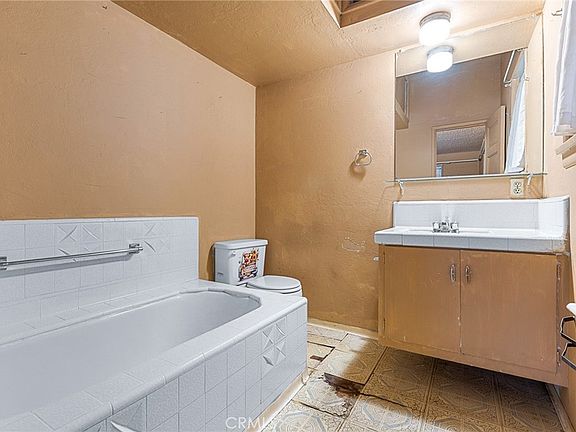 5th image of 3914 McKenzie St