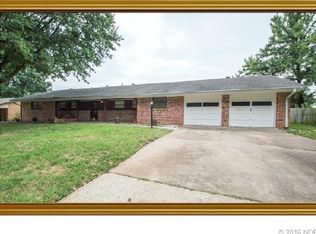 4313 Bridle Rd, Bartlesville, OK 74006