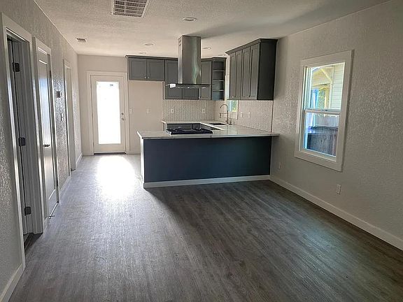 5th image of 3974 3rd Ave
