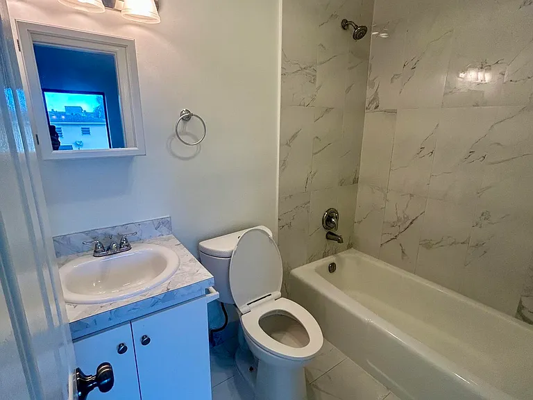 1401 NE 57th Pl #8 — Photo 15