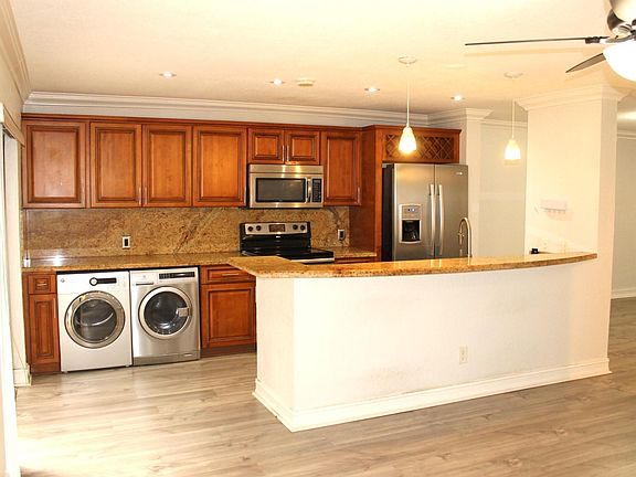 5th image of 1521 E Golfview Drive #1521