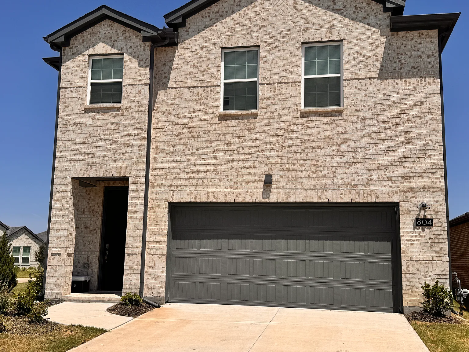 4 bed, 2280 sqft, $2,299 — Photo 1