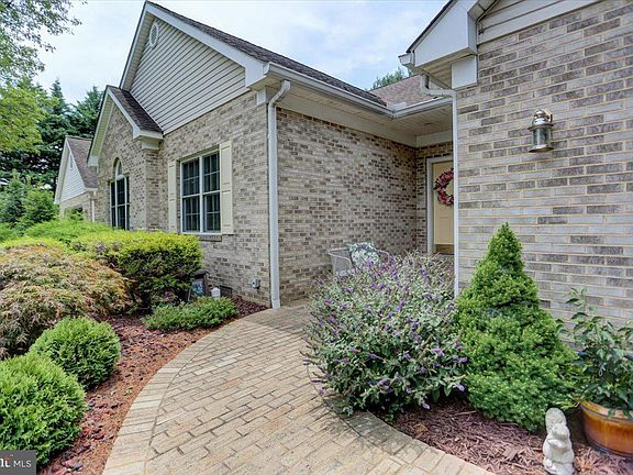 4th image of 18702 Dover Dr