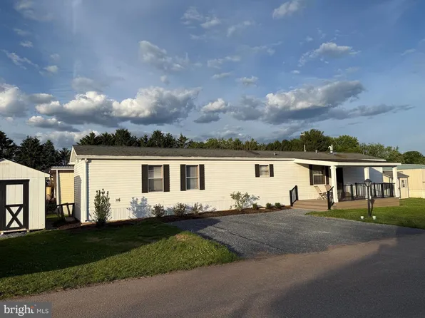 22 Hinden Homes Trailer Ct, Denver, PA 17517