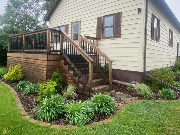 330 Snow St, Iroquois, SD 57353