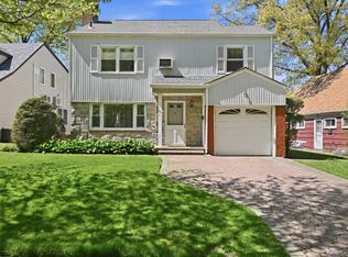 218-37 Grand Central Parkway, Hollis Hills, NY 11427