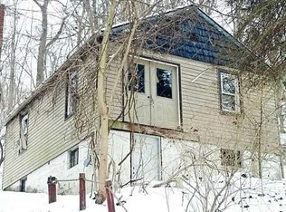 525 Gibson Dr, Coraopolis, PA 15108