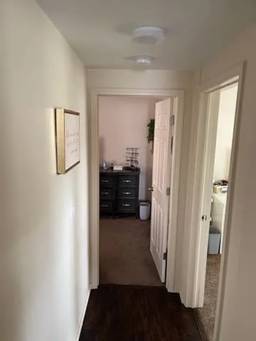 Small hallway leading to bedrooms