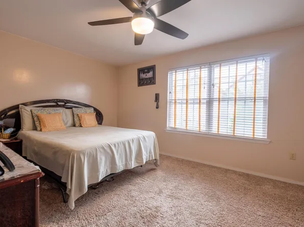 88 West 21st Street image 2 of 19