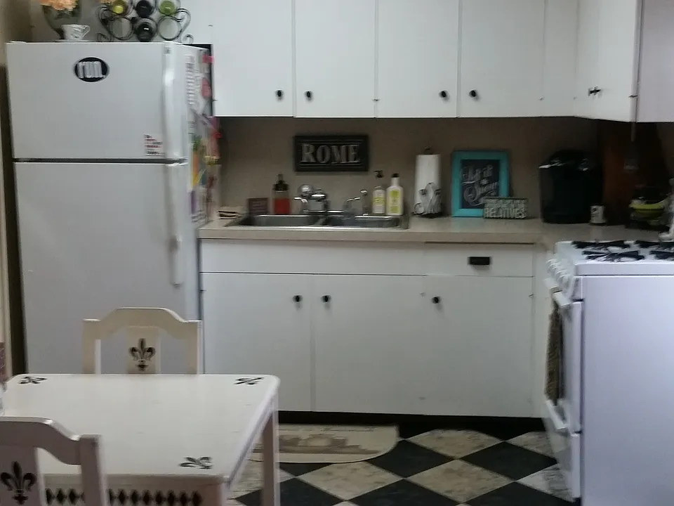 18 E Main St #3