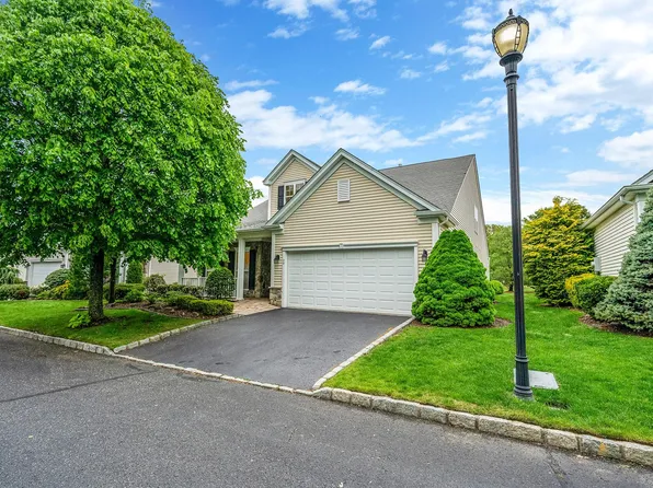 74 Louden Loop, Mount Sinai, NY 11766
