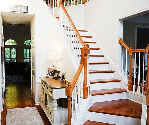 3rd image of 126 Monterey Dr